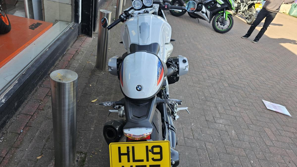
								Bmw R NINET RACER full									