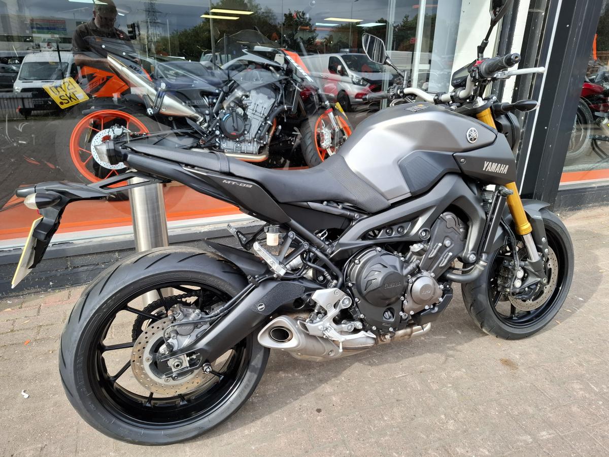 YAMAHA MT – 09 ABS