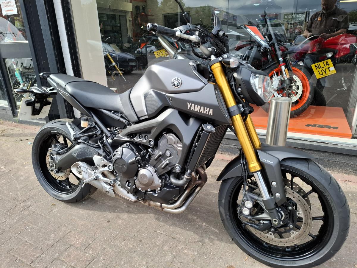 YAMAHA MT – 09 ABS