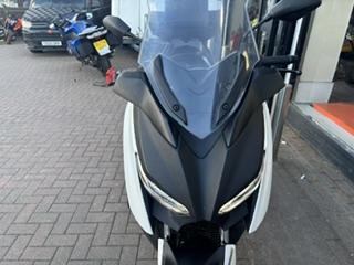 
								Yamaha X-MAX 300 full									