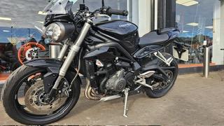 
								TRIUMPH STREET TRIPLE S full									