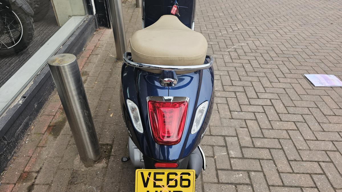 
								PIAGGIO PRIMAVERA 125 ABS full									