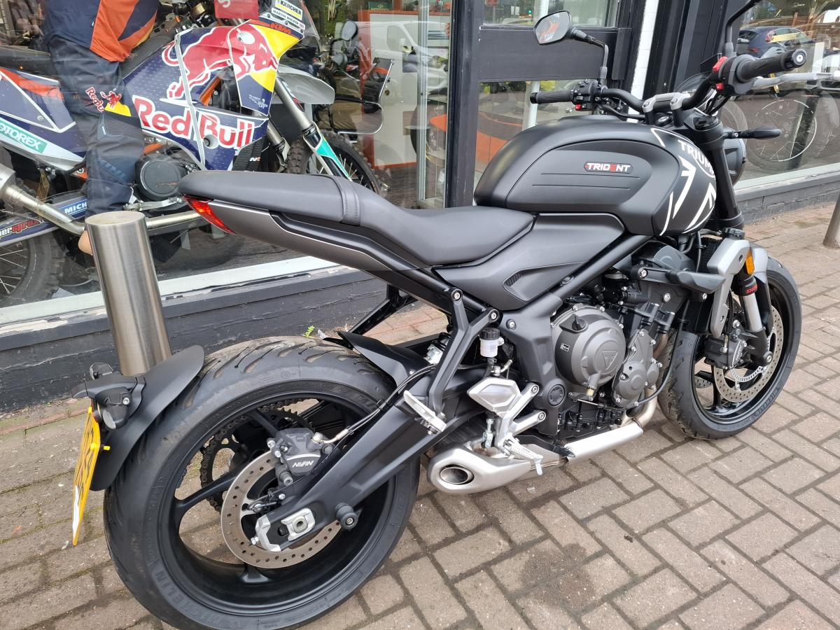 TRIUMPH TRIDENT