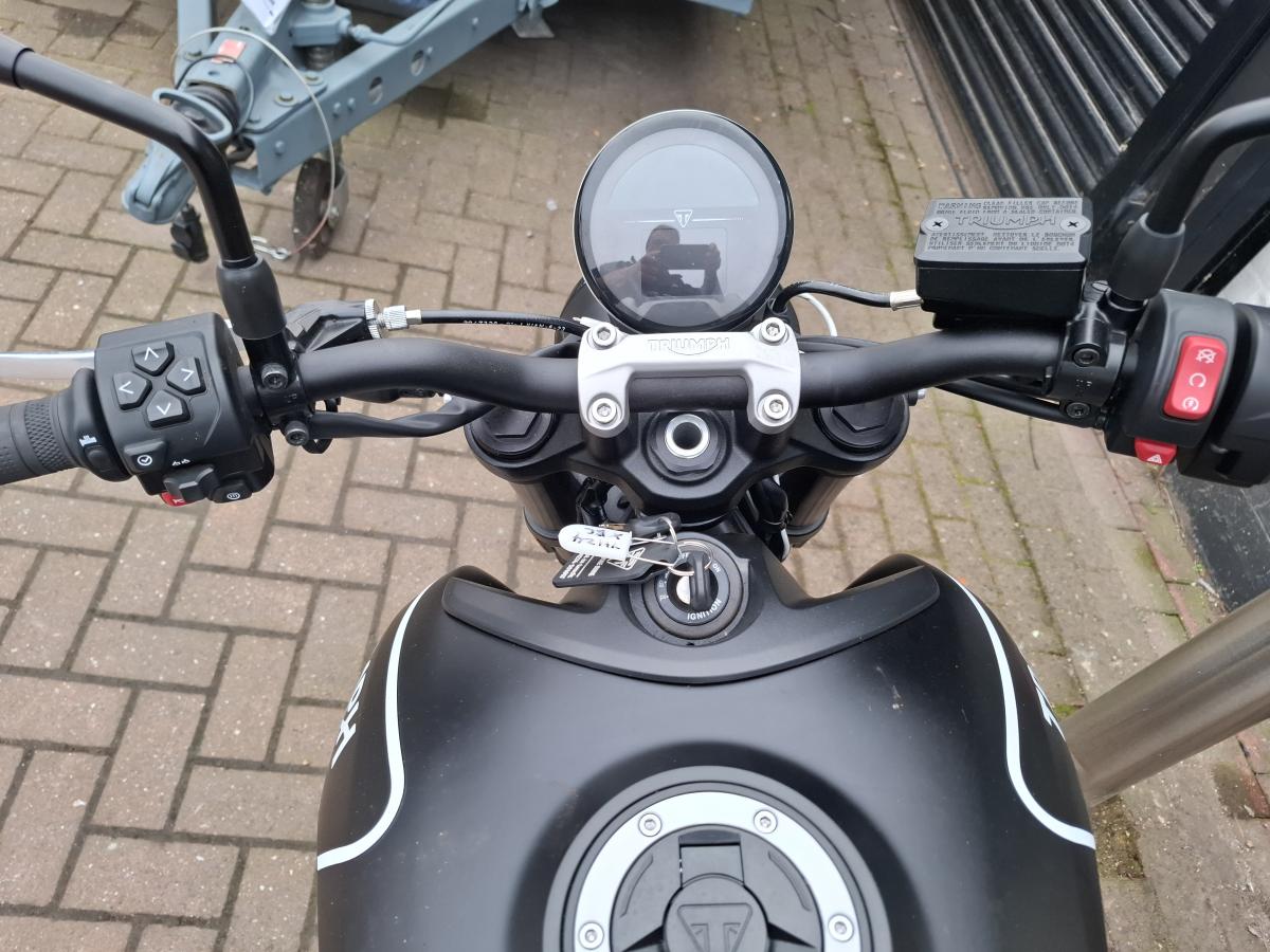 
								TRIUMPH TRIDENT full									