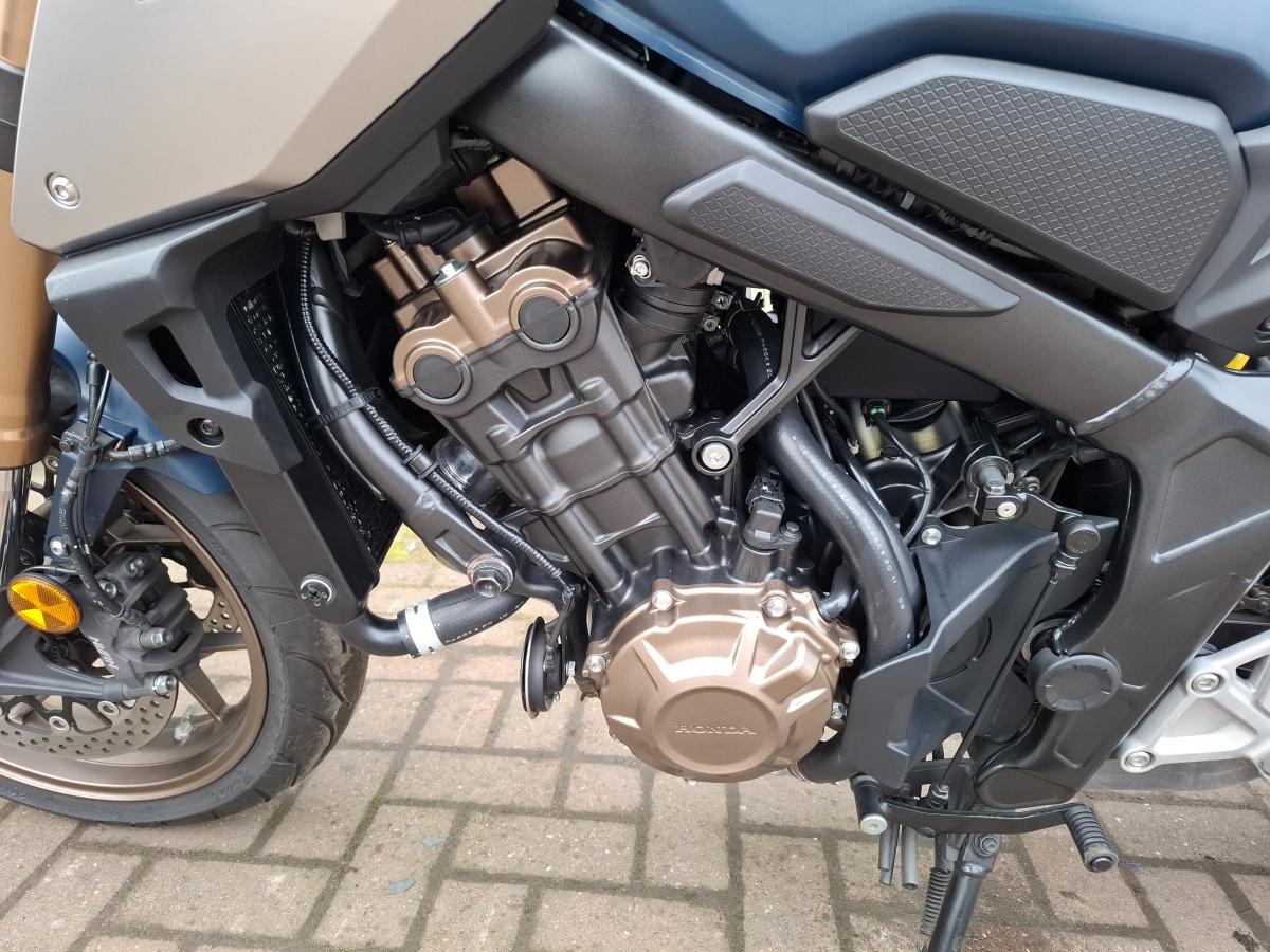 
								HONDA CB 650 RA-M full									
