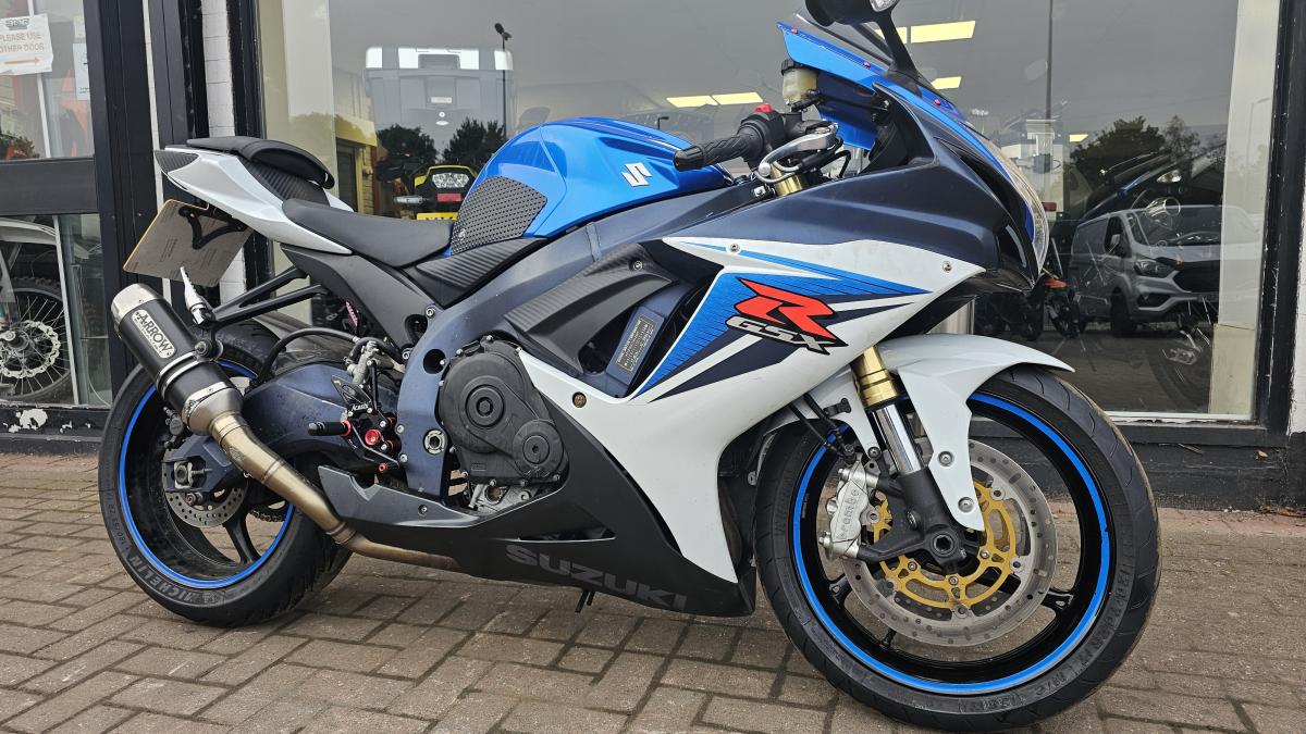
								SUZUKI GSXR 750 L1 full									