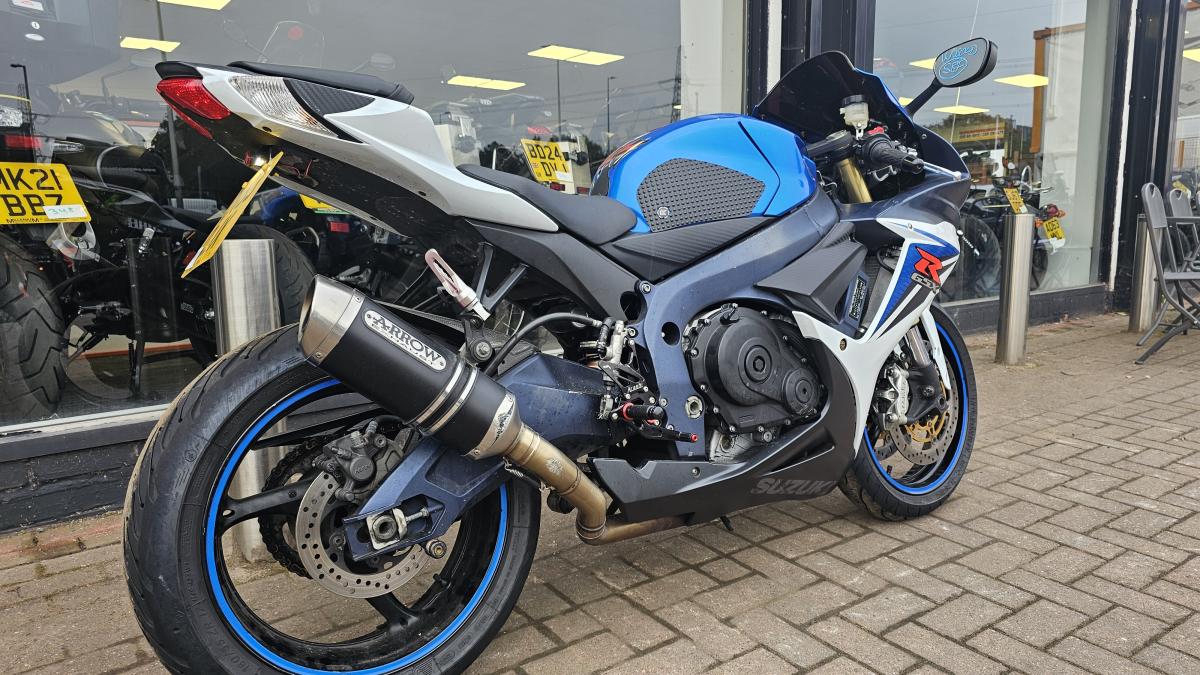 
								SUZUKI GSXR 750 L1 full									