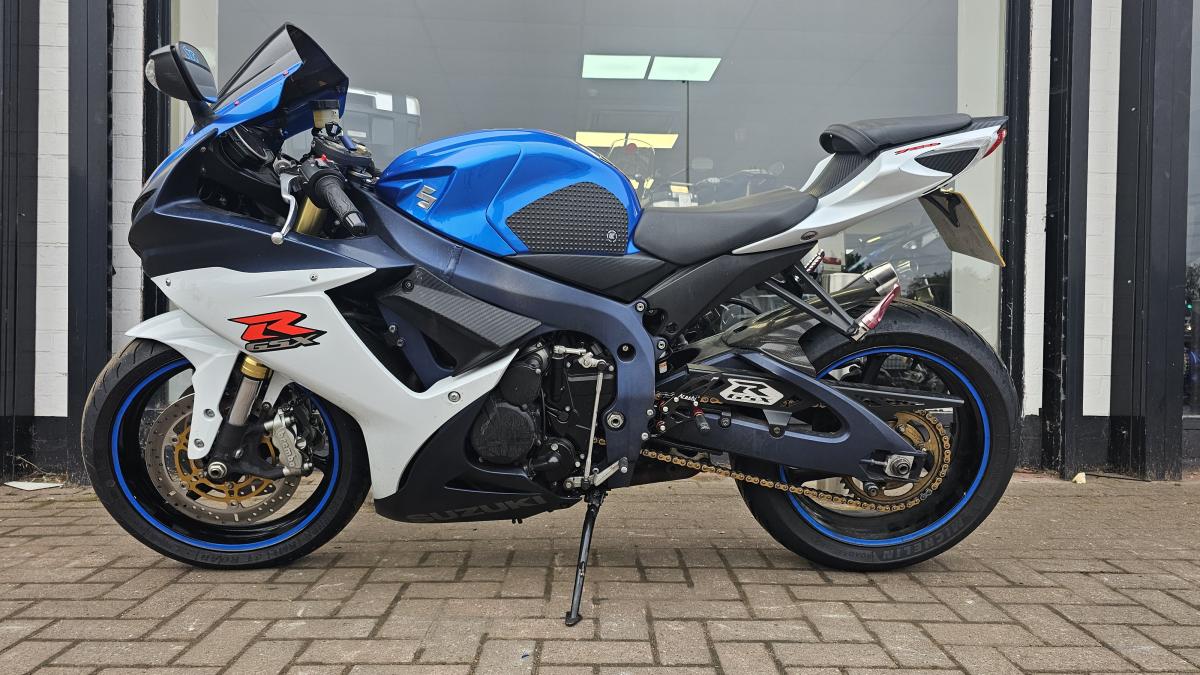 
								SUZUKI GSXR 750 L1 full									