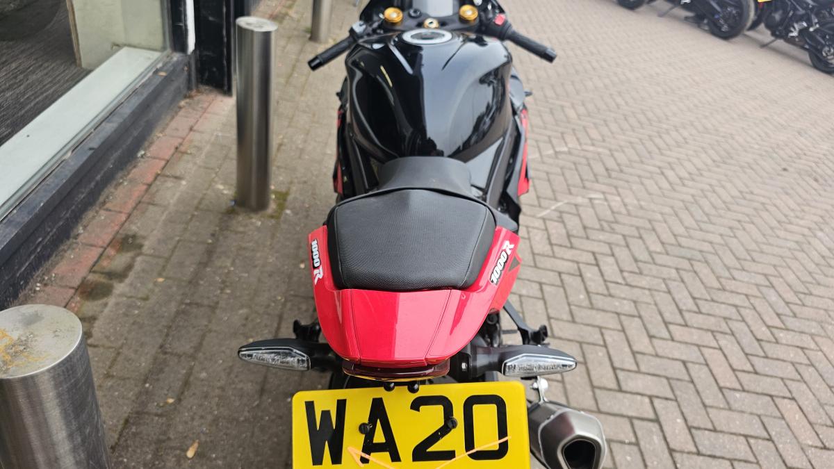 
								SUZUKI GSXR 1000 RAM0 full									