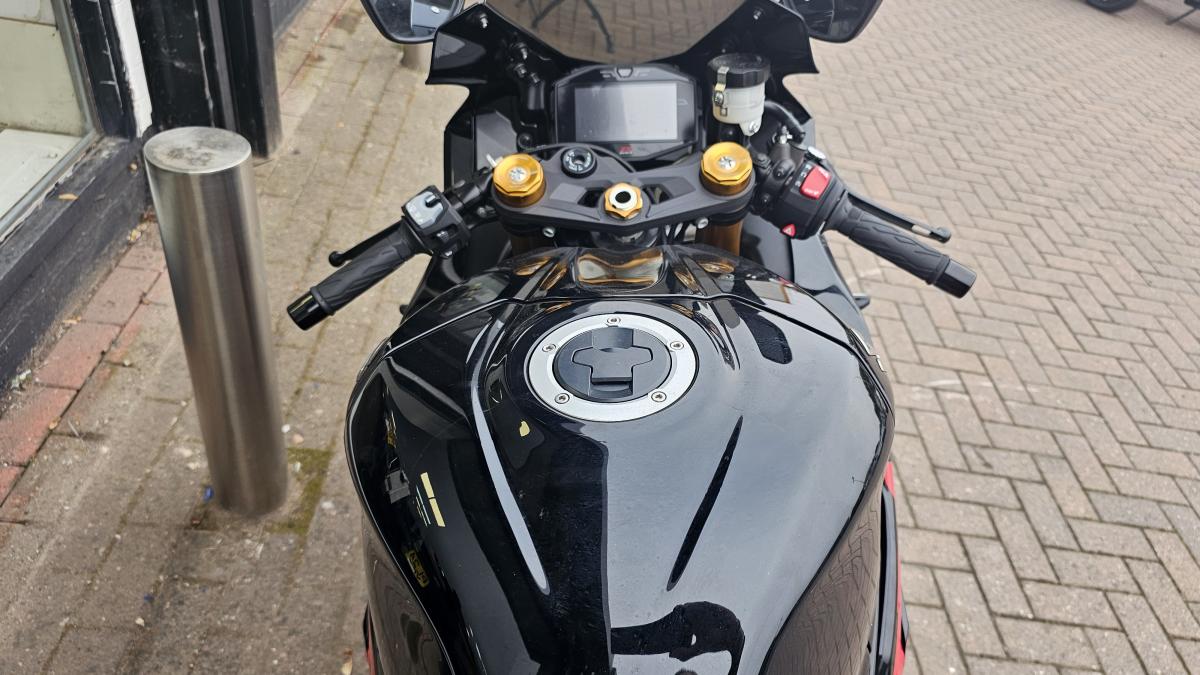 
								SUZUKI GSXR 1000 RAM0 full									