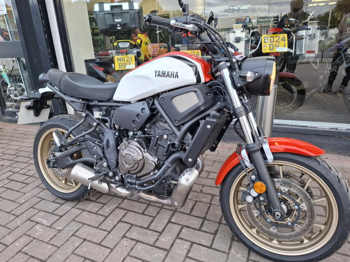 YAMAHA XSR 700 (MTM690)