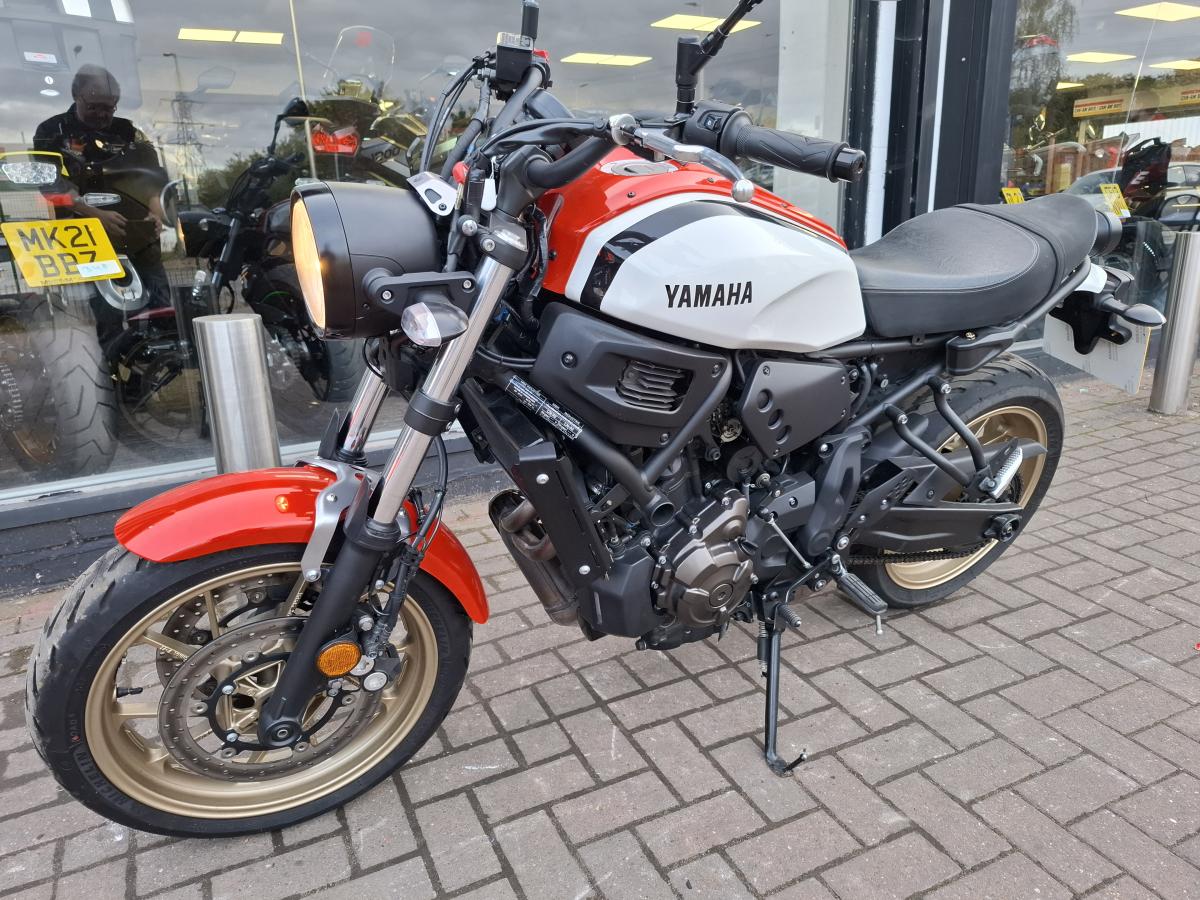 YAMAHA XSR 700 (MTM690)
