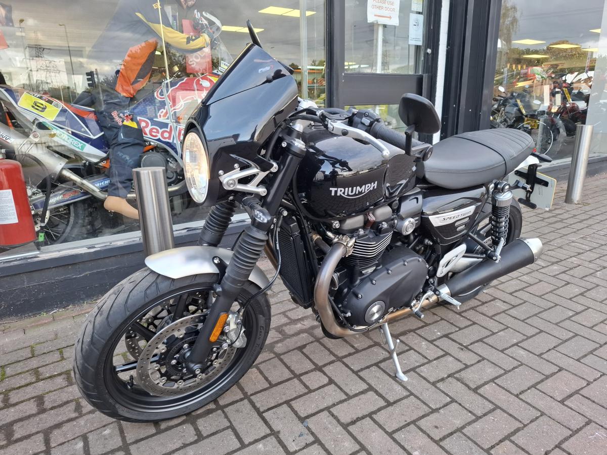 
								Triumph SPEED TWIN full									