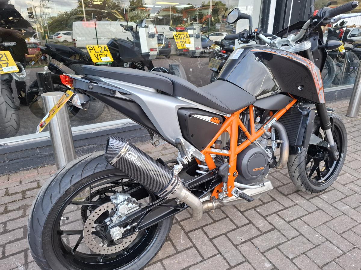 
								KTM 690 DUKE 14 full									