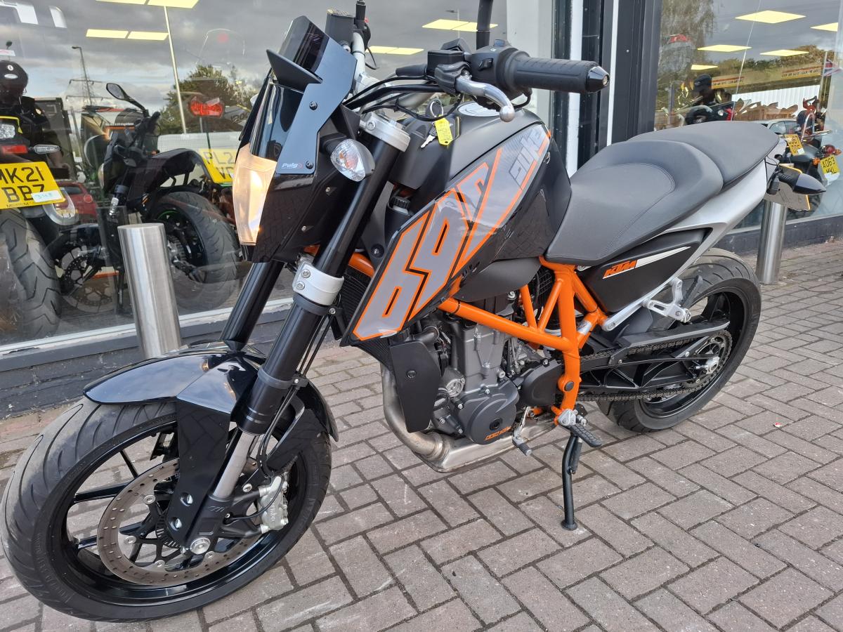 
								KTM 690 DUKE 14 full									