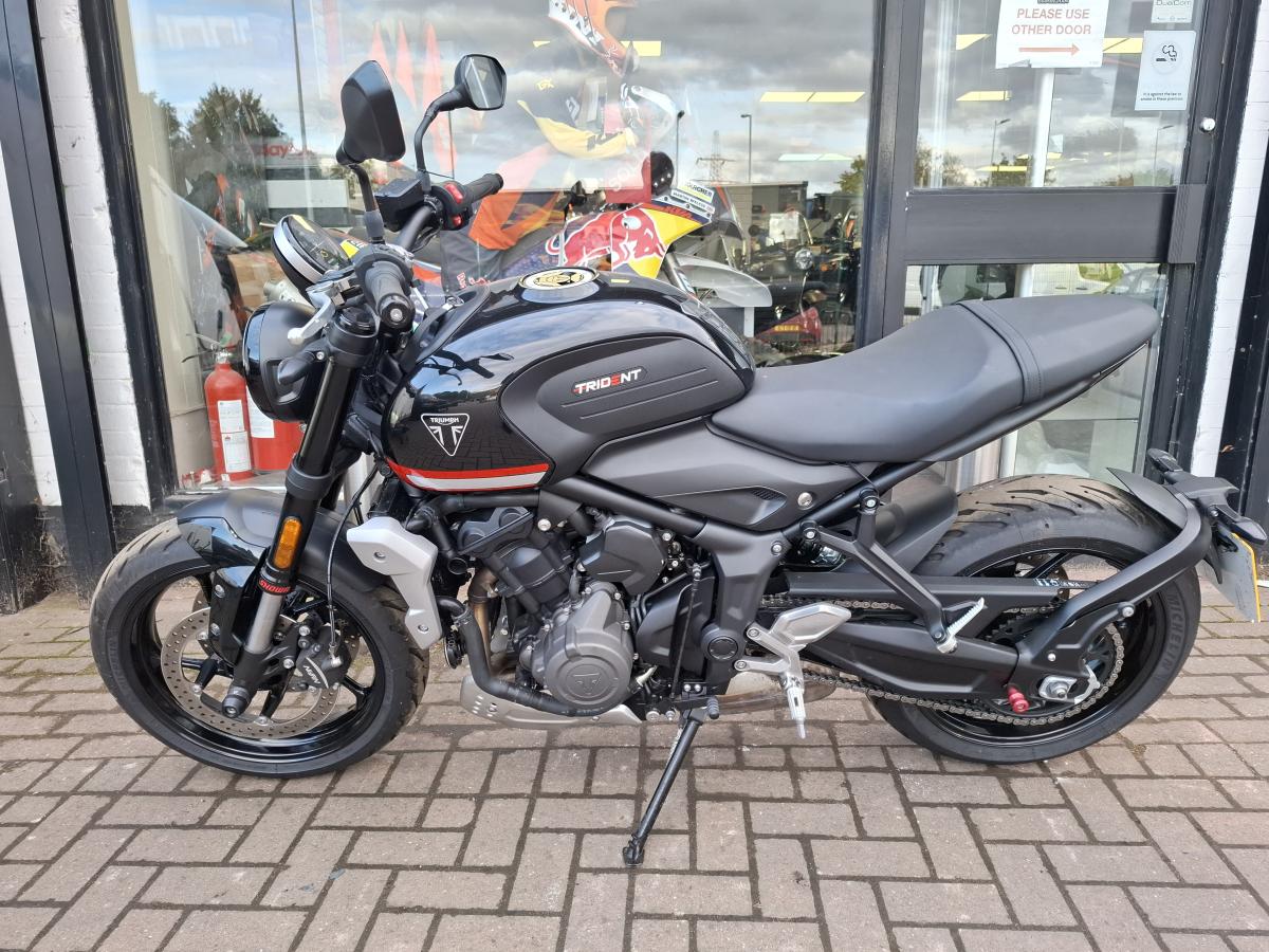 
								TRIUMPH TRIDENT full									