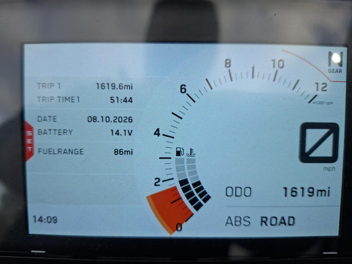 
								KTM 390 DUKE full									