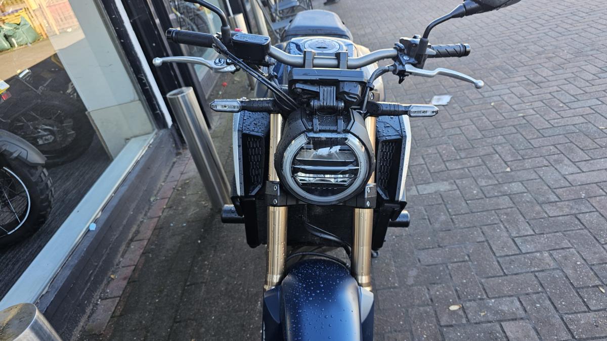 
								HONDA CB 650 RA-M full									