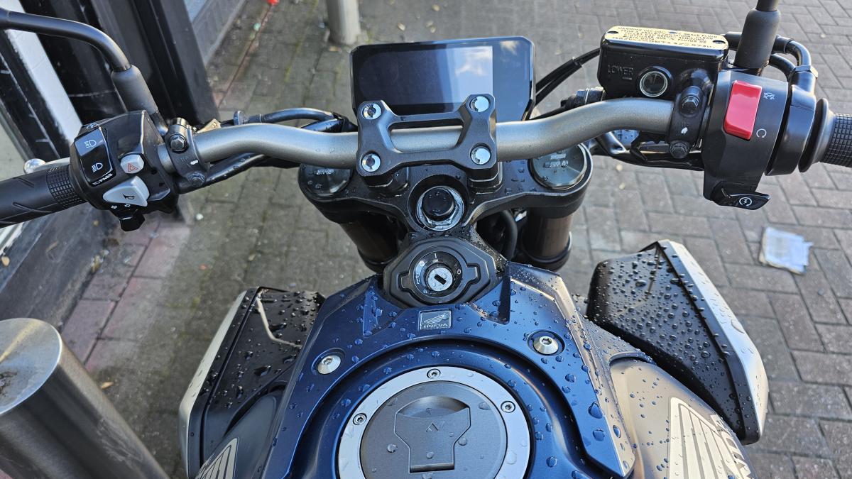 
								HONDA CB 650 RA-M full									