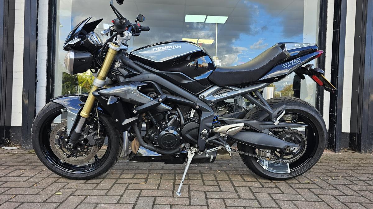 TRIUMPH STREET TRIPLE ABS