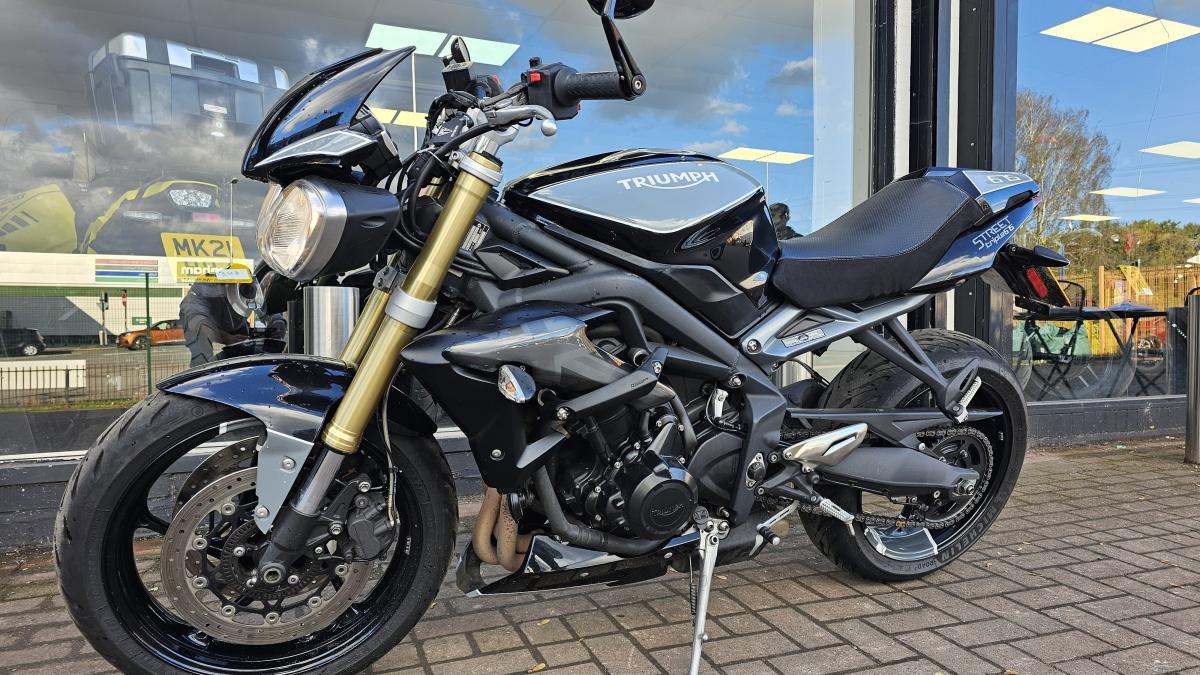 TRIUMPH STREET TRIPLE ABS