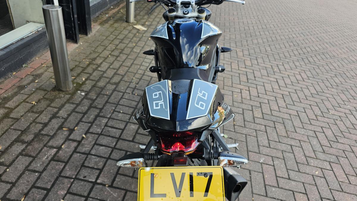 
								TRIUMPH STREET TRIPLE ABS full									