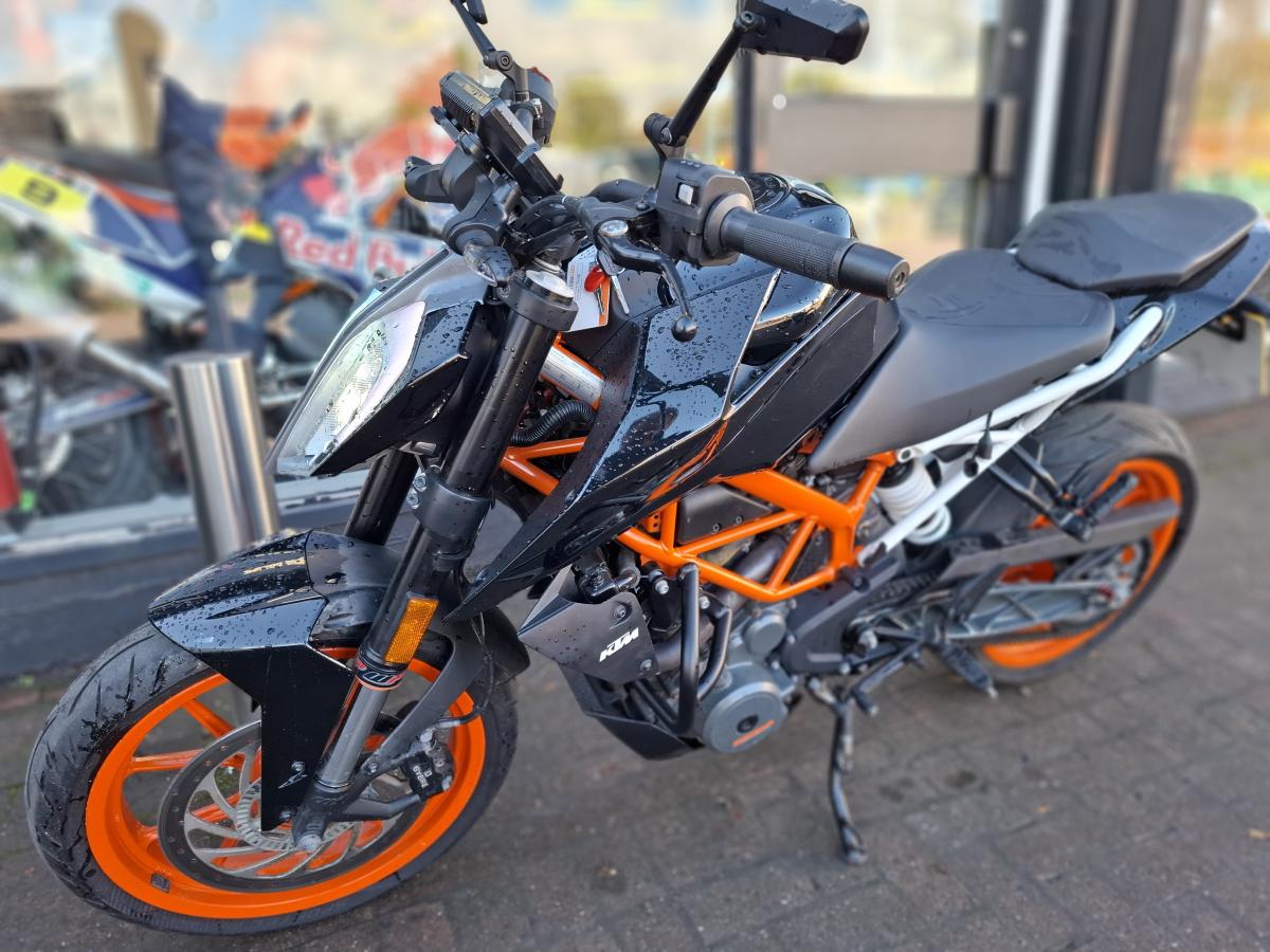 KTM 390 DUKE 18