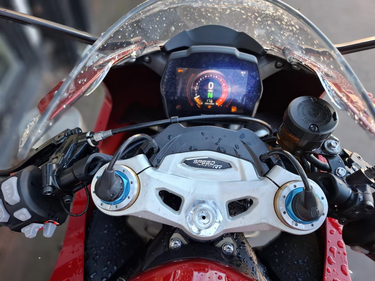 
								TRIUMPH SPEED TRIPLE 1200 RR full									