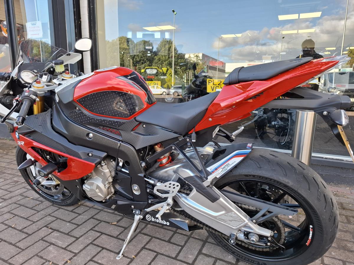 
								BMW S 1000 RR full									
