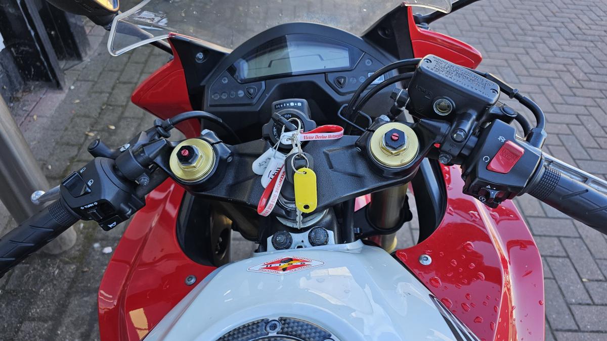 
								HONDA CBR 600 FA-B full									