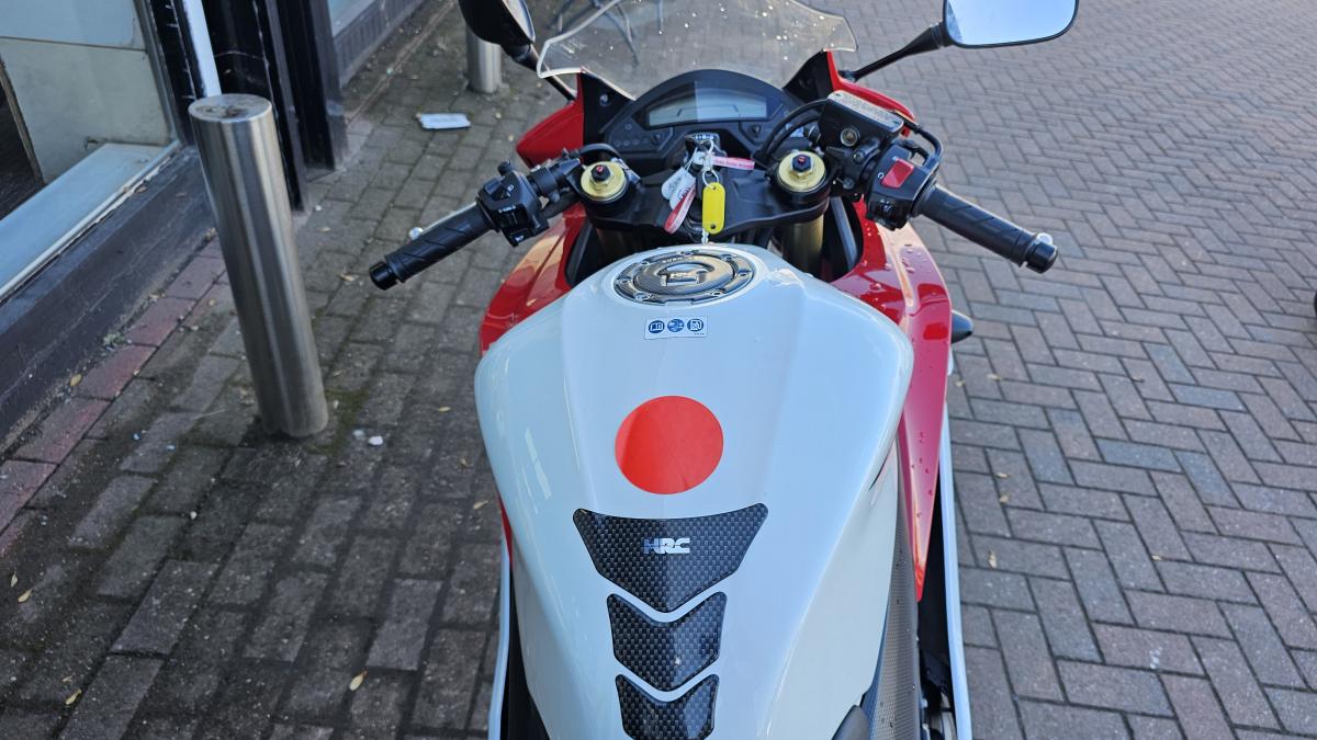 
								HONDA CBR 600 FA-B full									