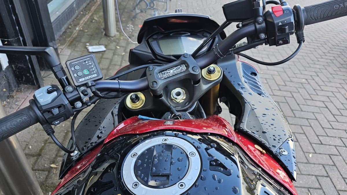 
								Suzuki GSXS 1000 FAL6 full									