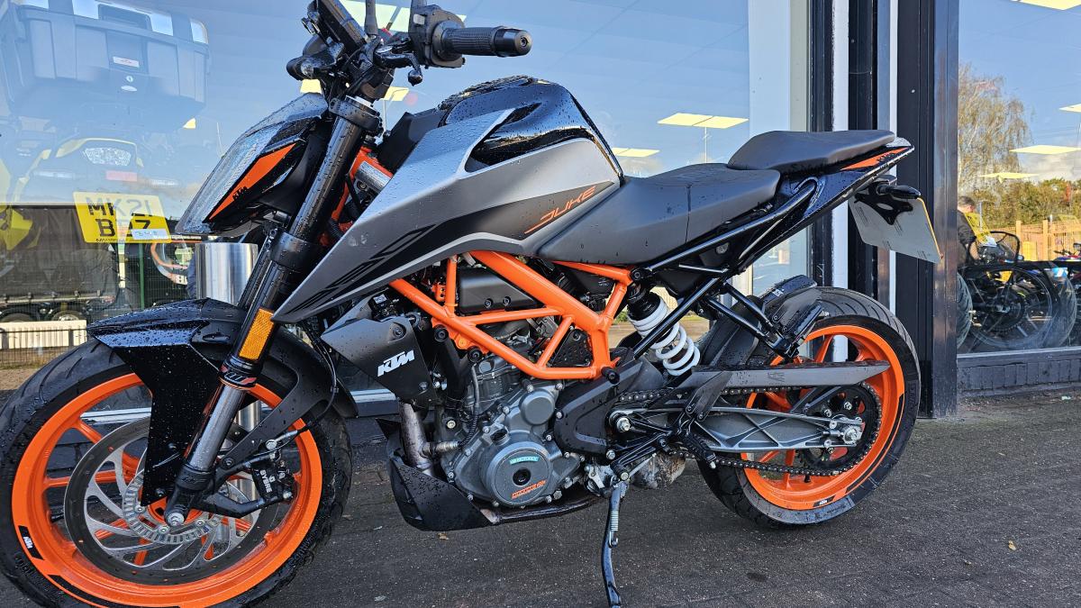 
								KTM 390 DUKE 21 full									