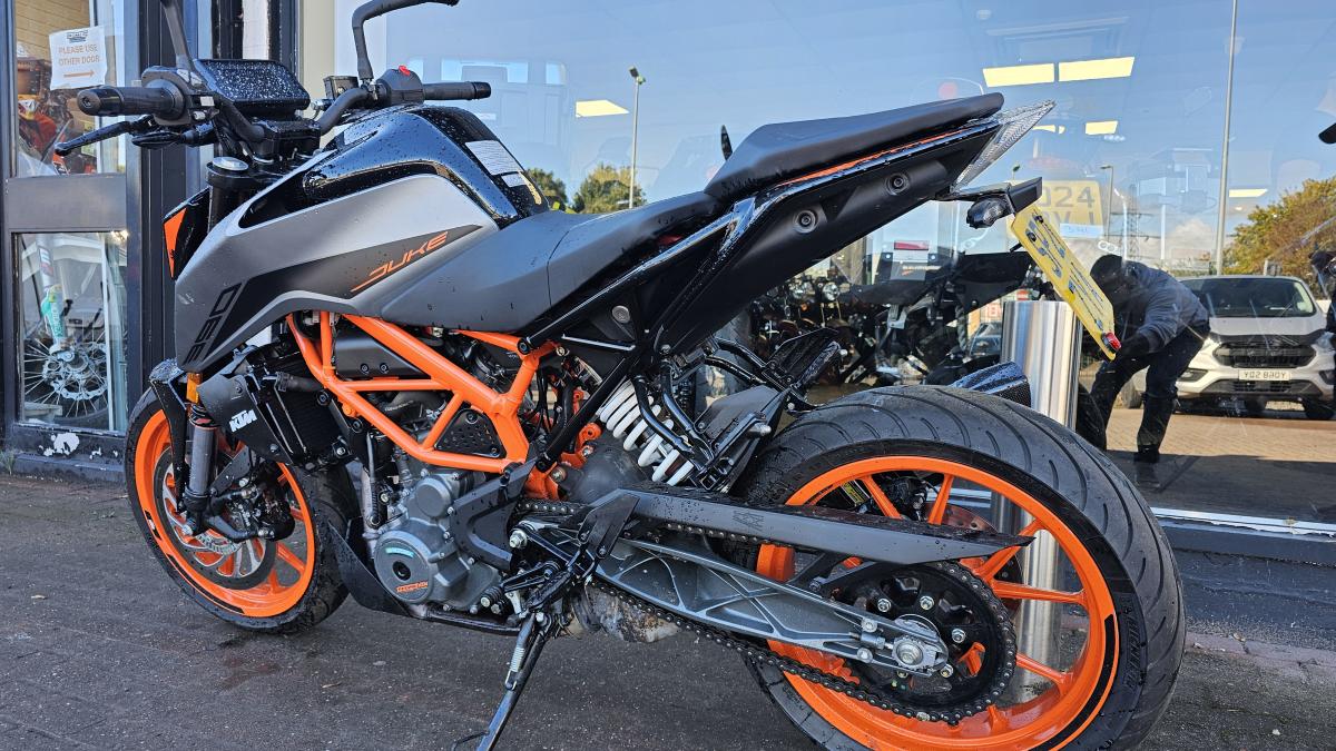 
								KTM 390 DUKE 21 full									