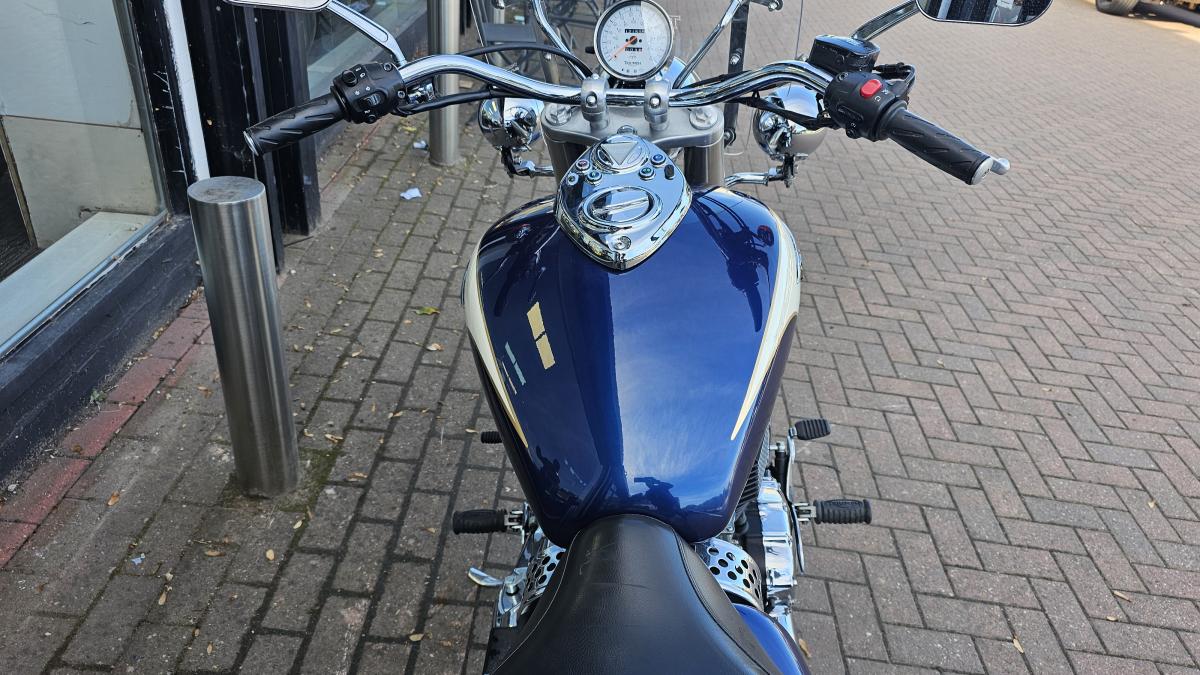 
								TRIUMPH BONNEVILLE AMERICA 865 full									