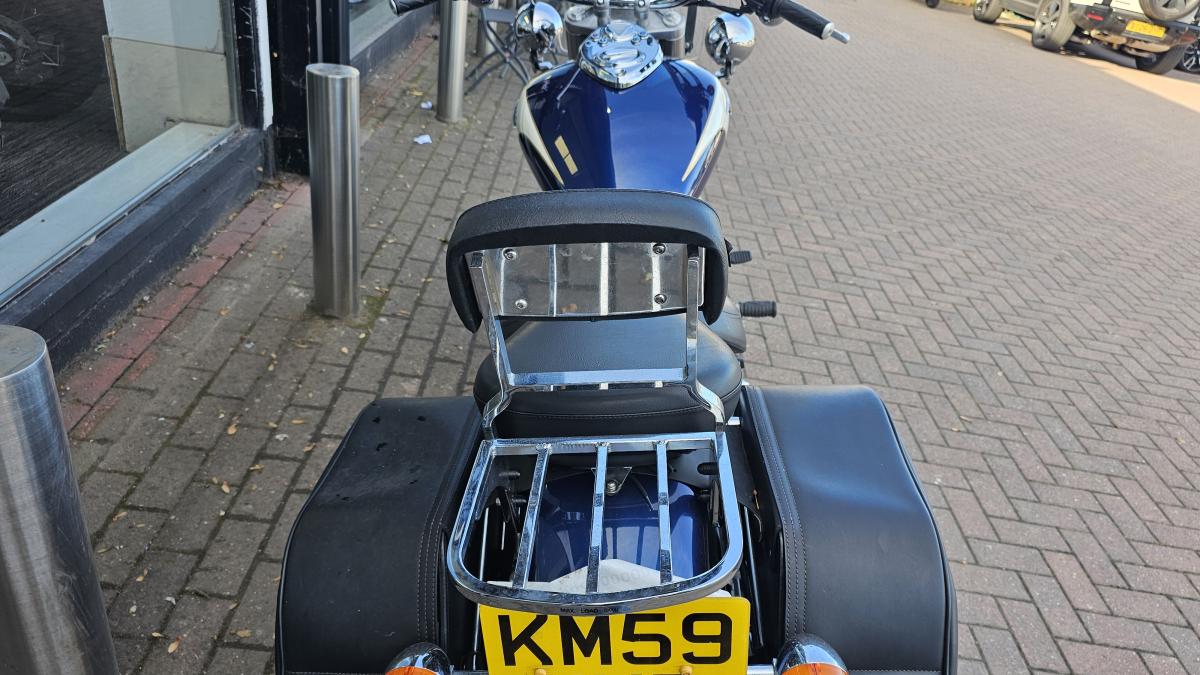 
								TRIUMPH BONNEVILLE AMERICA 865 full									
