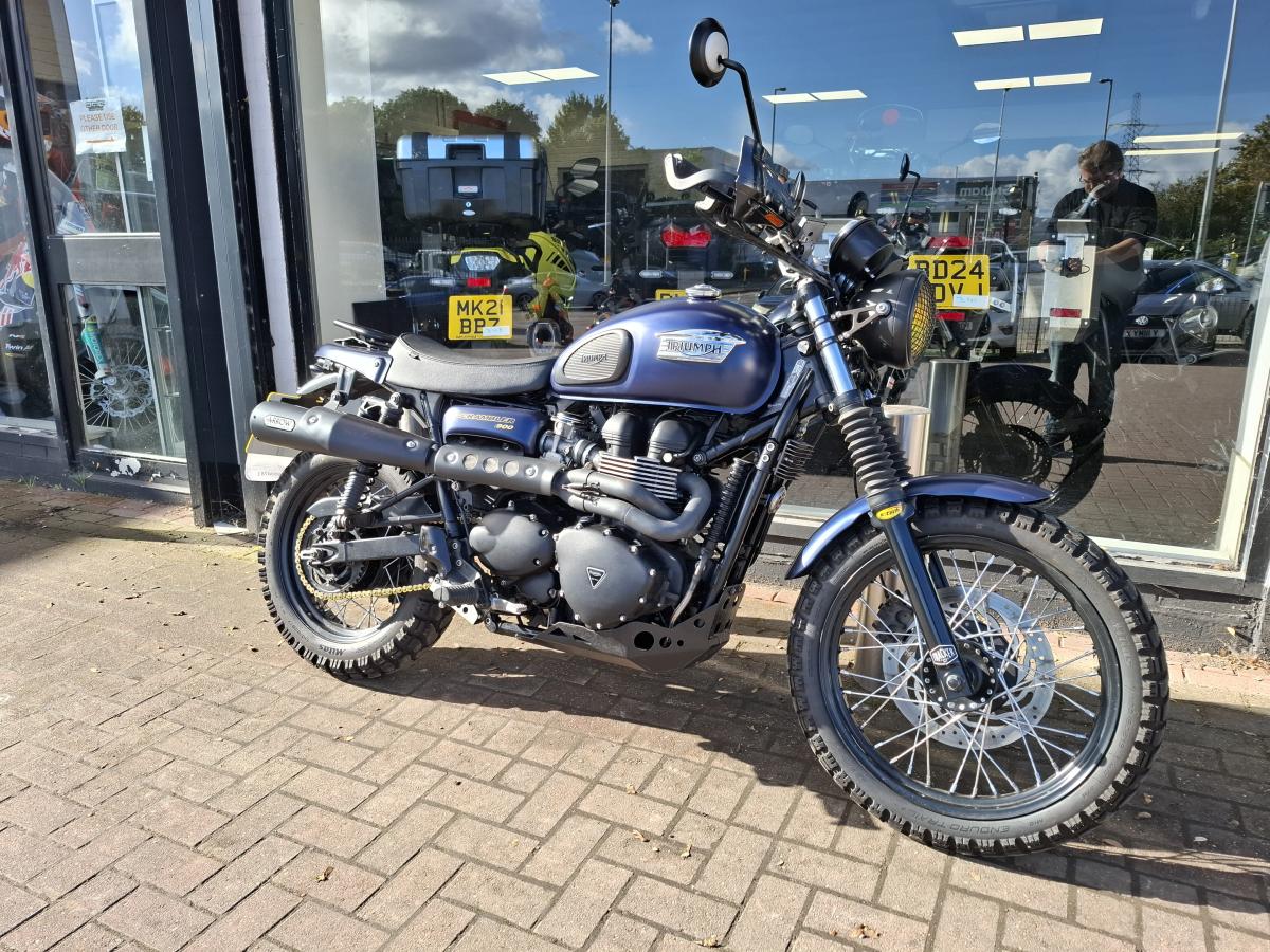 TRIUMPH BONNEVILLE SCRAMBLER