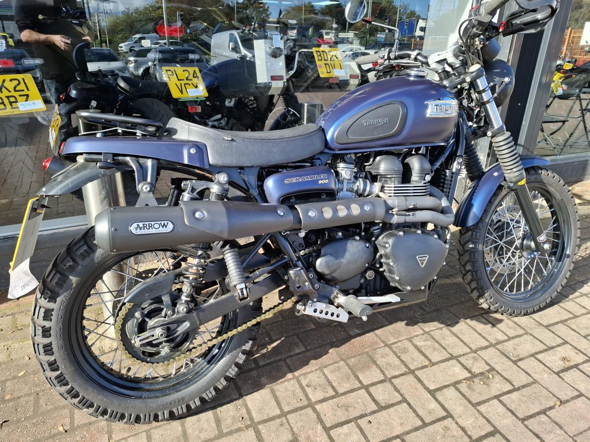 TRIUMPH BONNEVILLE SCRAMBLER