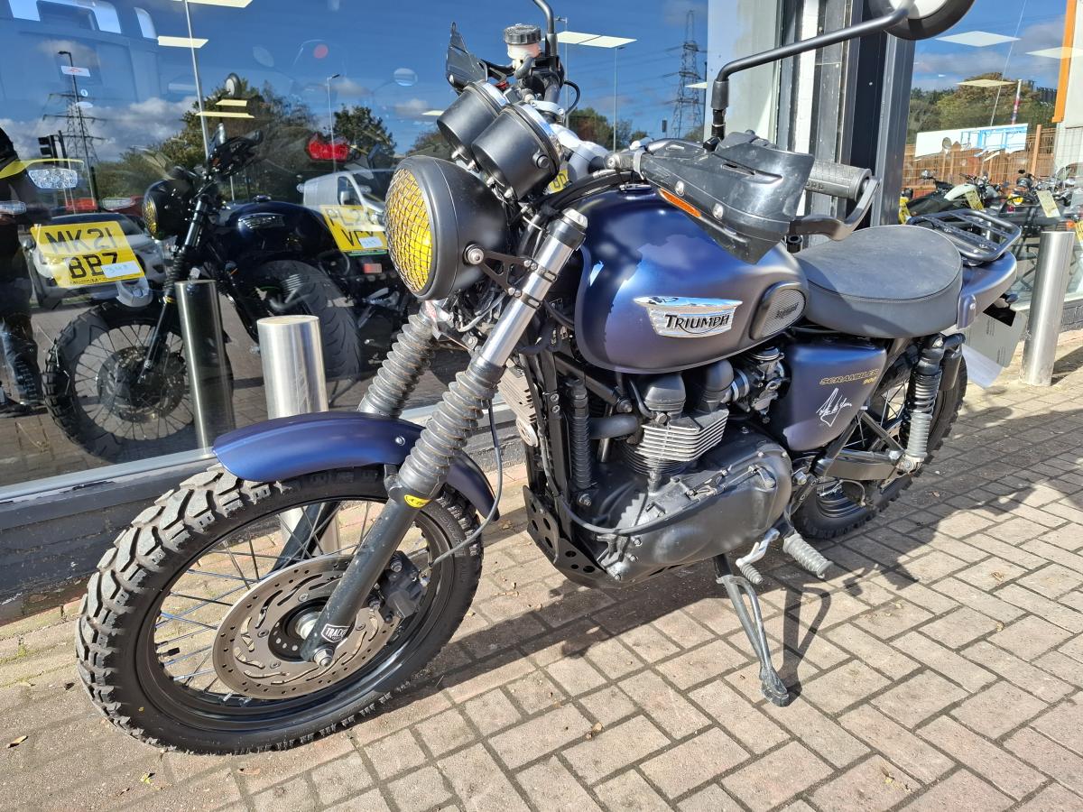 TRIUMPH BONNEVILLE SCRAMBLER