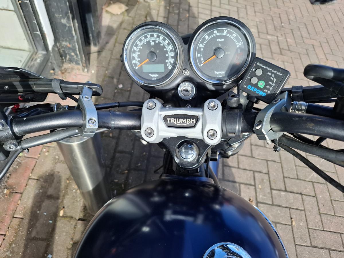 
								TRIUMPH BONNEVILLE SCRAMBLER full									