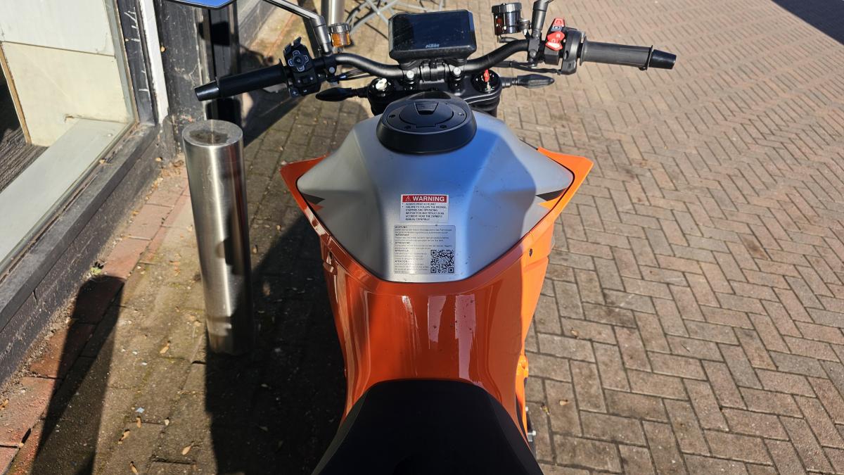 
								KTM 1290 SUPERDUKE R 23 full									