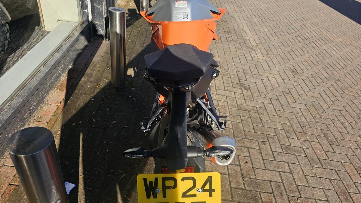 
								KTM 1290 SUPERDUKE R 23 full									