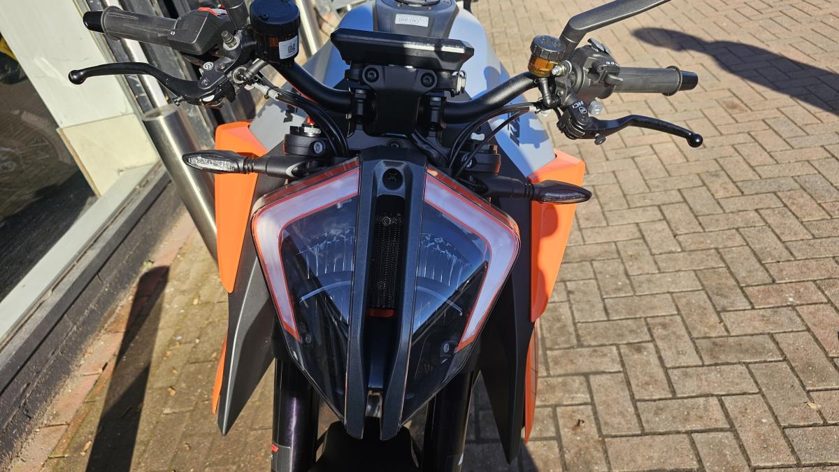 
								KTM 1290 SUPERDUKE R 23 full									