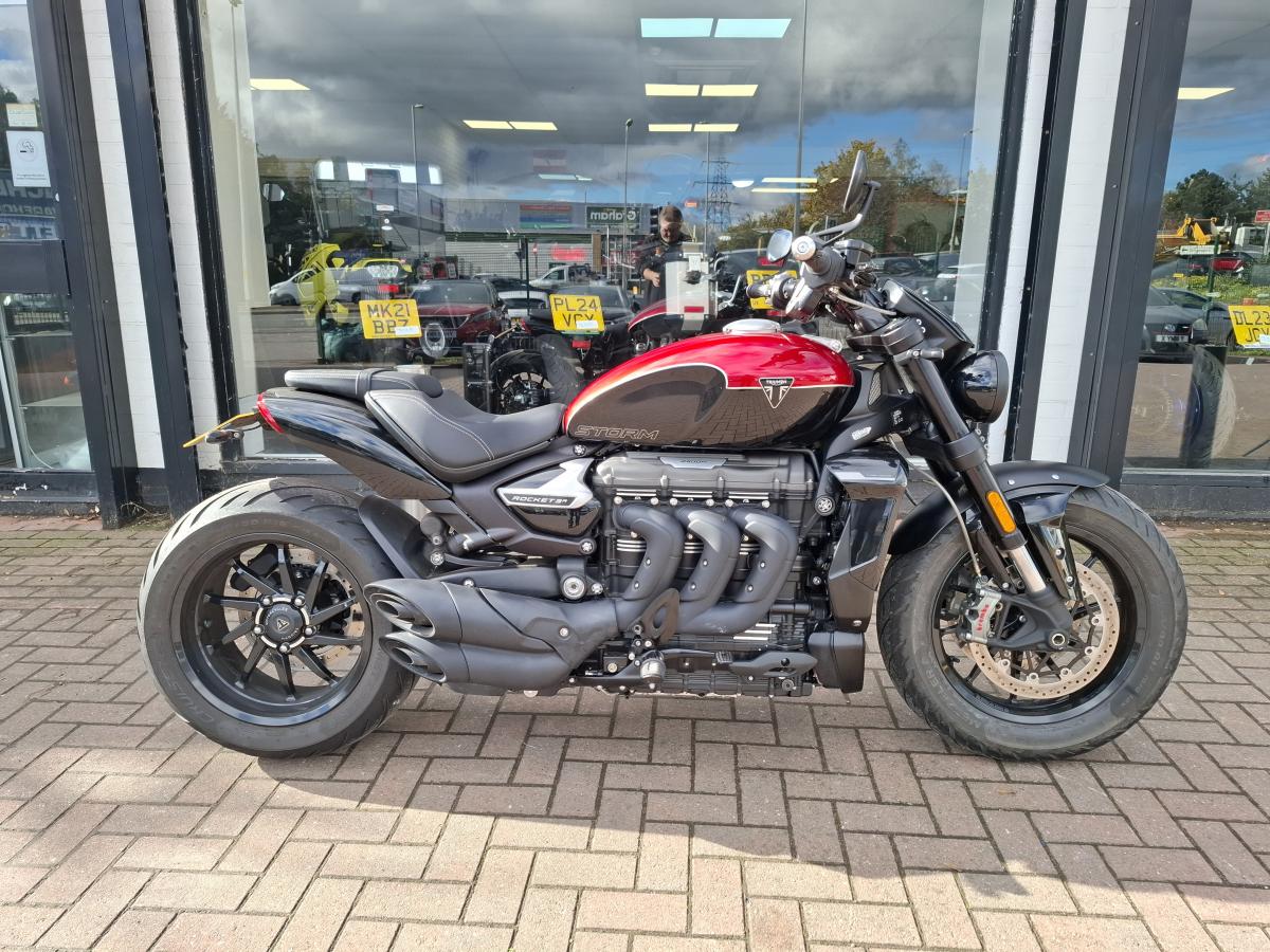 Triumph ROCKET 3 STORM R