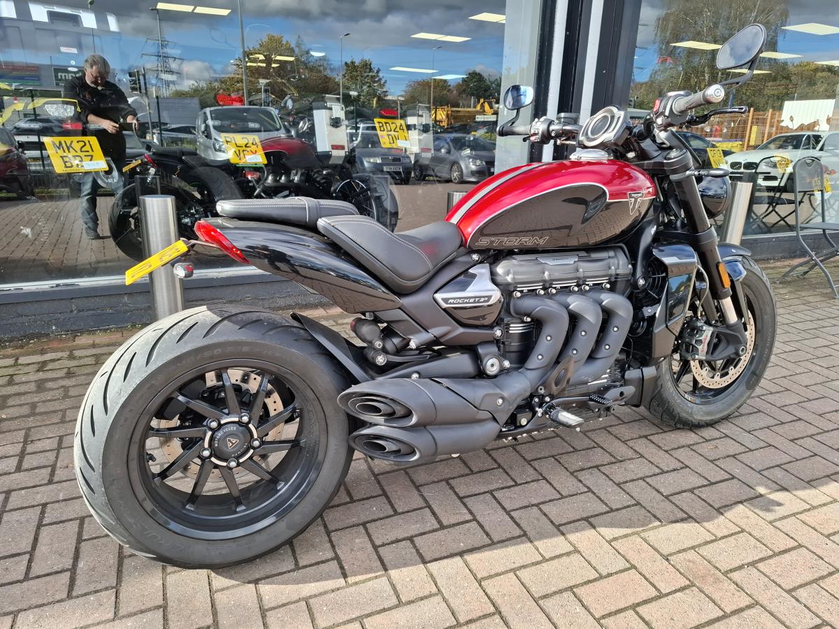 Triumph ROCKET 3 STORM R