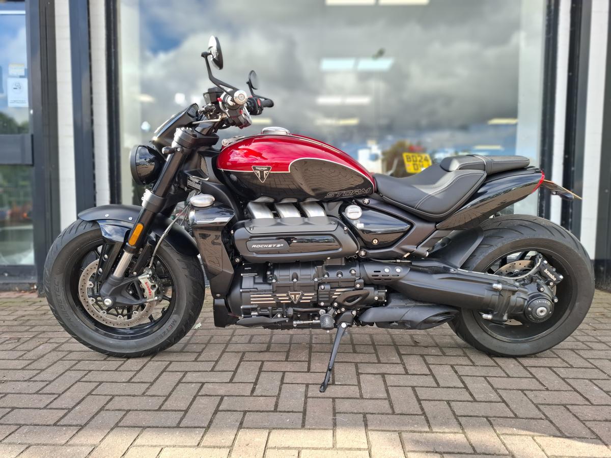 Triumph ROCKET 3 STORM R