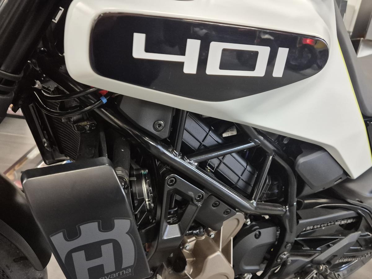 
								HUSQVARNA HUSQVARNA VITPILEN 401 2024 full									