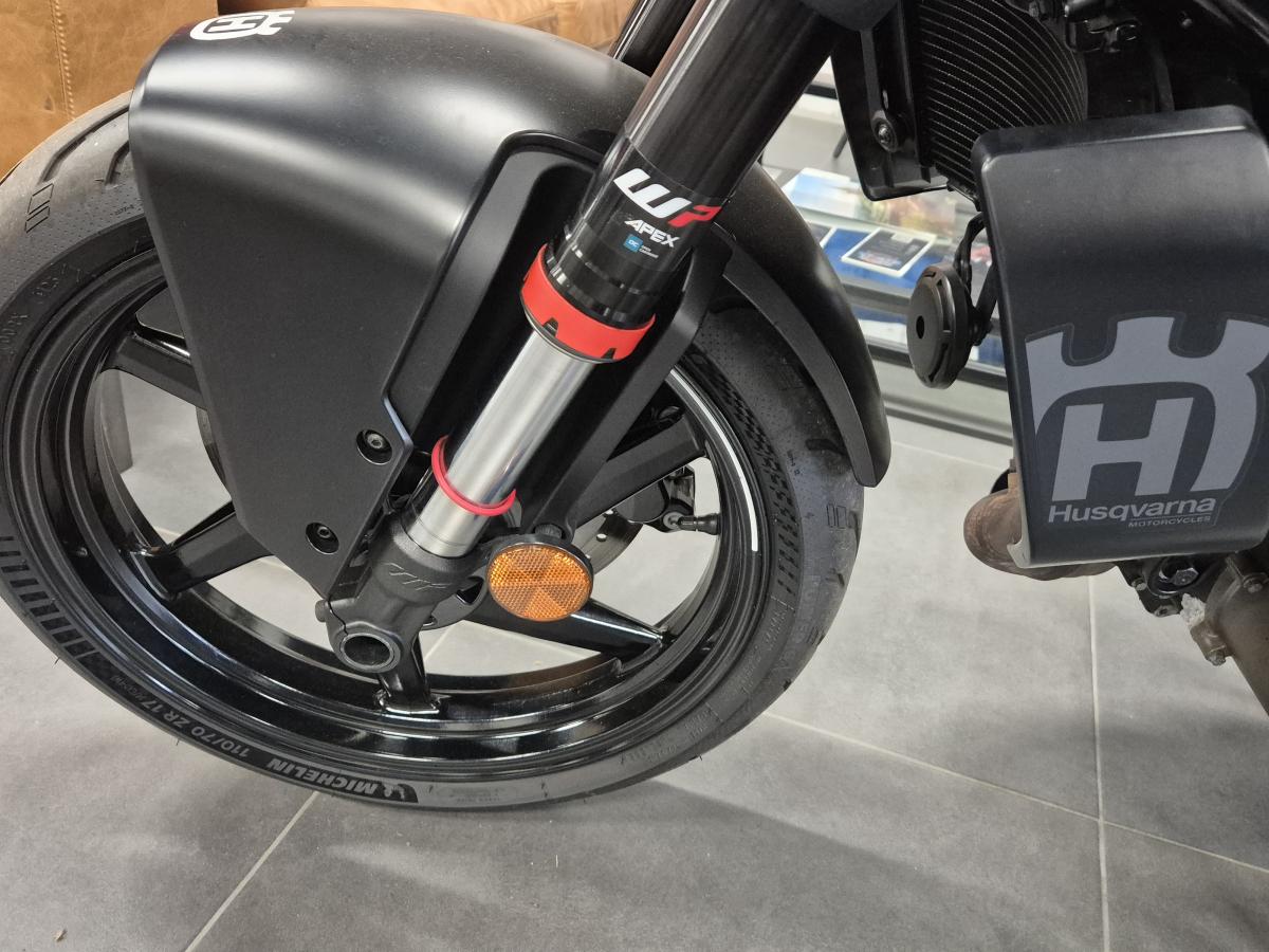 
								HUSQVARNA HUSQVARNA VITPILEN 401 2024 full									